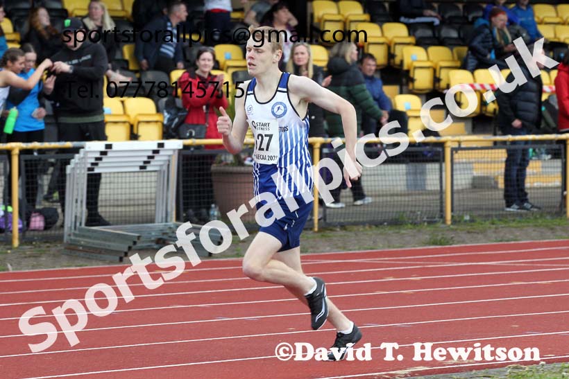 800 metres, 2021 North East Grand Prix No. 2, Monkton, Wednesday, May 19th. Photo: David T. Hewitson/Sports for All Pics